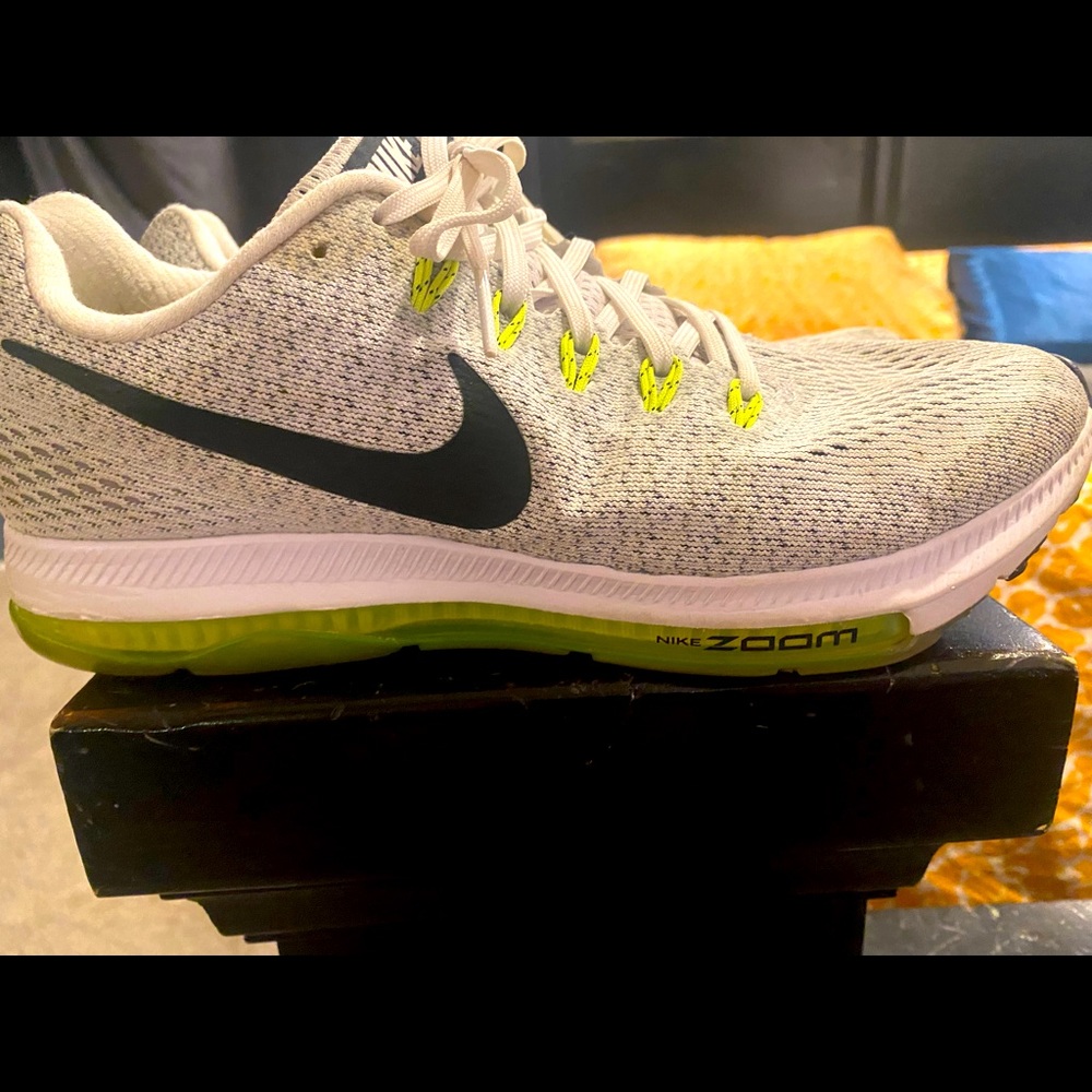 Women's Nike air max size 9.5.